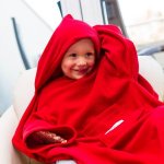 Baby Gadgets Deka s rukávy pro děti Baby Wrapi Active - červená