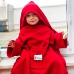 Baby Gadgets Deka s rukávy pro děti Baby Wrapi Active - červená