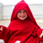 Baby Gadgets Deka s rukávy pro děti Baby Wrapi Active - červená