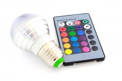 APT ZD7C LED žárovka RGB s dálkovým ovládáním E27 3W