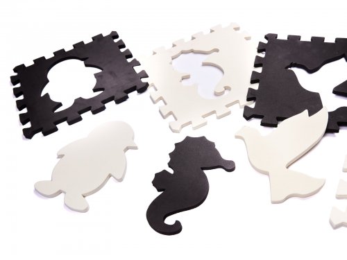 KIK Kontrastní pěnové puzzle 30 x 30 cm, 25 ks černá, krémová