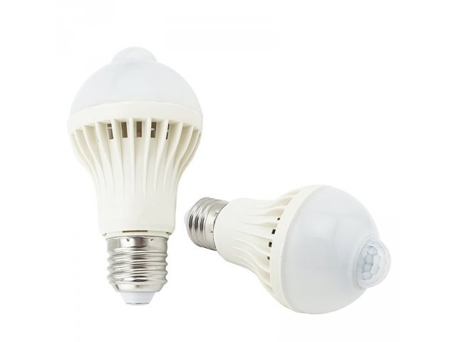 Fedus 6128 LED žiarovka so senzorom pohybu E27 10W
