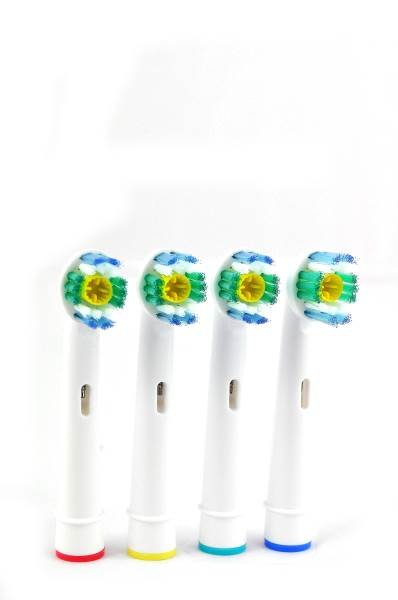 KIK 3D White Náhradní zubní kartáčky na ORAL-B univerzální - 4 ks