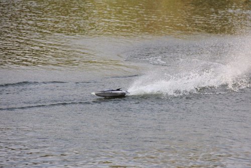 KIK RC Loď High Speed ​​50 km/h, Racing Boat Black Carbon 1:8, 65 cm