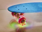 KIK Pennyboard se svítícími LED koly 56 x 15 cm modrý