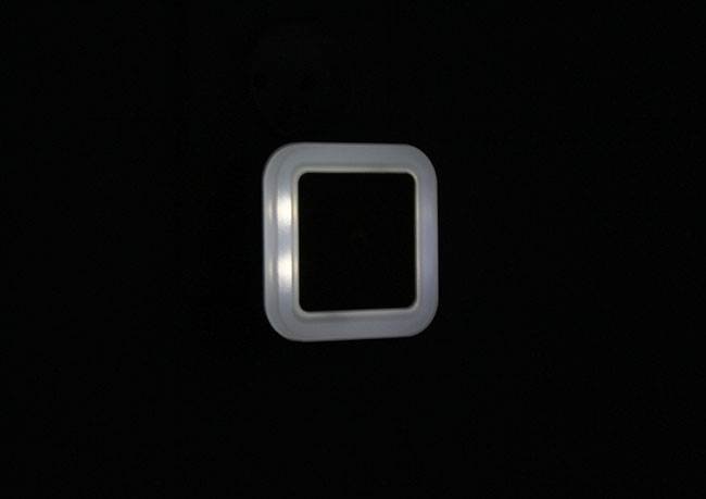 APT ZD19A Nočné LED svietidlo so senzorom 4 LED