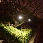 Izoxis 21806 Solární závěsné LED lampy na zahradu DUO s dálkovým ovládáním, IP44, 3600mAh, černá