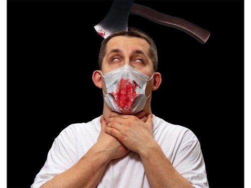 Verk Čelenka se sekerou, dokonalá Halloweenská rekvizita