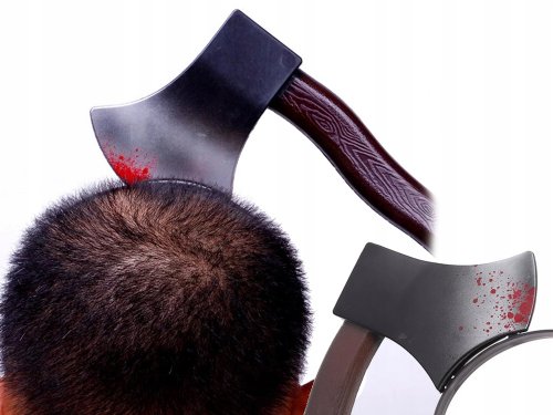 Verk Čelenka se sekerou, dokonalá Halloweenská rekvizita