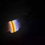 Kruzzel 22889 Svietiace náramky Lightstick 100 ks farebné