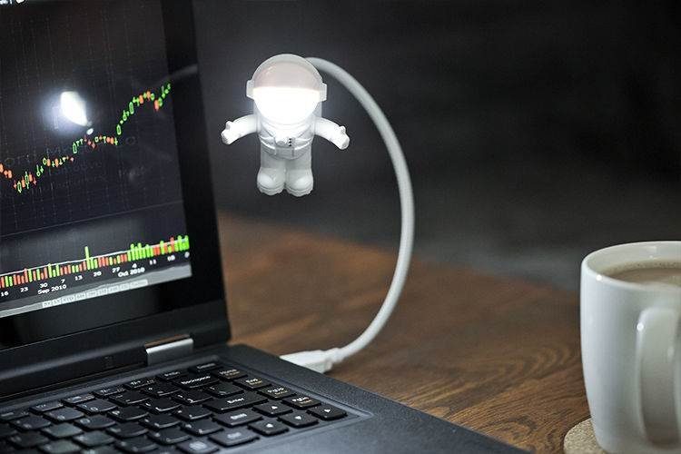 Master USB lampička Astronaut