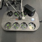 Izoxis 24460 Prodlužovací přívod, 8 zásuvek, 4 x USB, 2 m, černá