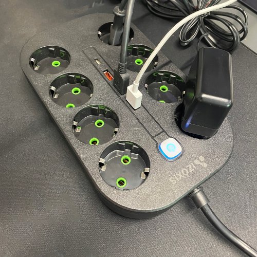 Izoxis 24460 Prodlužovací přívod, 8 zásuvek, 4 x USB, 2 m, černá