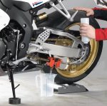 APT NZ38 Súprava na čistenie a mazanie reťaze motocykla