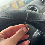 Xtrobb 25304 Protišmykový kožený poťah na volant 37-39 cm, čierna