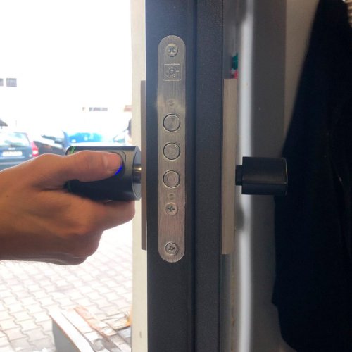 KIK KX3851 Elektronický dveřní zámek s bluetooth, kódem otisků prstů, černý