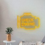 APT ZD135 LED dekorace ve tvaru motoru s nápisem CHECK ENGINE
