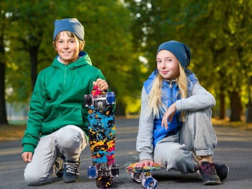 MalPlay Pennyboard se svítícími LED kolečky 56 cm, ABEC-7, Graffity