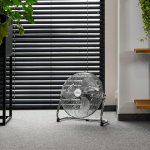  Teesa TSA8057 Podlahový ventilátor 30cm, 50W, strieborný