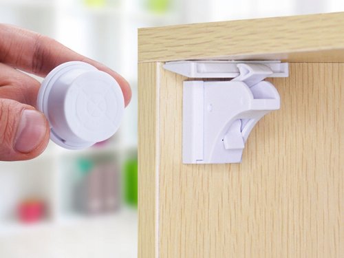 Verk 27561 Magnetická bezpečnostná zábrana pre skrinky a zásuvky 10 ks