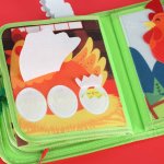 KIK KX2956 Montessori senzorická kniha farma, zelená