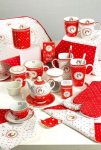 Porcelánový hrnek Elegant red se sítkem a víkem 390 ml - bílé tečky